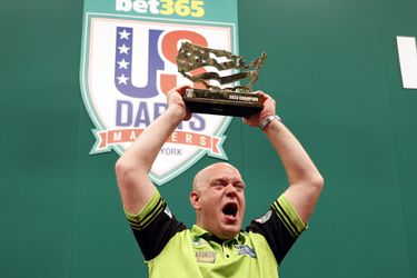🎥 | Mighty Michael van Gerwen ook de machtigste in New York: ‘Ik ben heel trots'