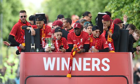 📸​ | Parade voor Liverpool: 'Zelfs als niemand het begrijpt, doen we het toch'