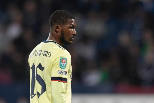 Arsenal weert transfer forcerende Ainsley Maitland-Nitles van training na uitbarsting