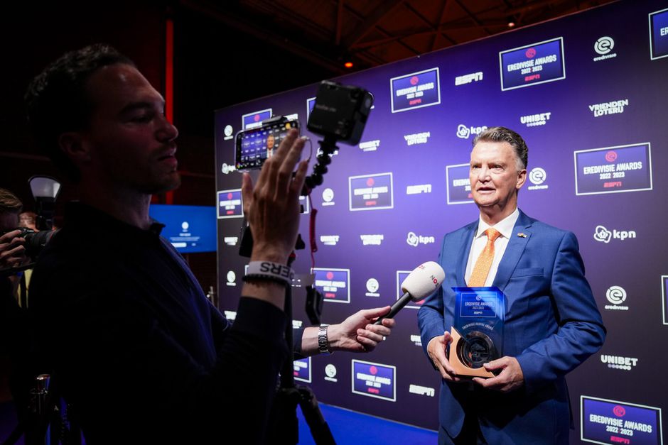 Wordt Louis van Gaal de eerste buitenlandse bondscoach van Duitsland? 'Ik voel me vereerd'