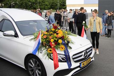 📸 | Laatste eerbetoon aan Lara van Ruijven bij Thialf