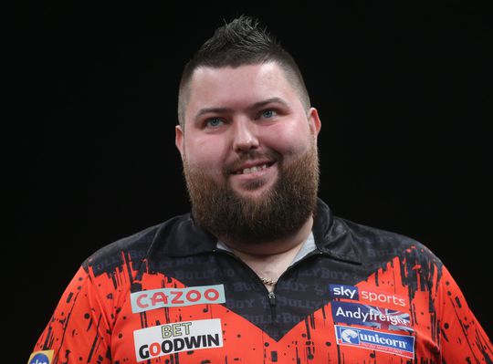 🎥 | Wereldkampioen 'Bully Boy' Smith krijgt het thuispubliek stil en verslaat Clayton