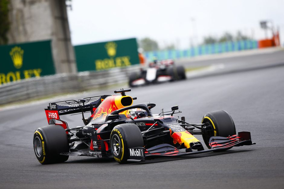 🥈 | Verstappen presteert het maximale in Hongarije na crash bij opwarmronde