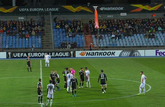 Dudelange tegen Qarabag stilgelegd nadat drone met Armeense vlag overvliegt (video)