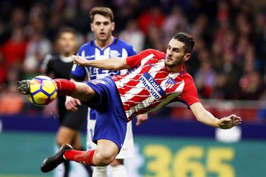 Atlético blijft Barça achtervolgen met moeizame overwinning op Alavés