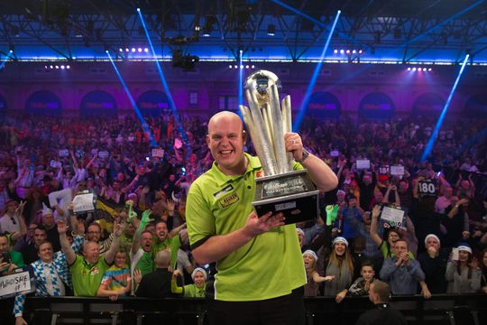 RTL 7 Darts-verslaggever Van der Giessen: 'Huilen met Van Gerwen, het overkwam me'