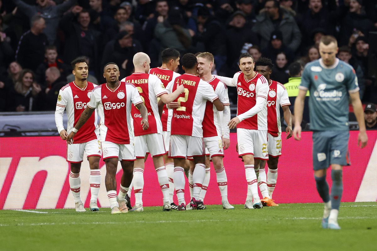 Titelstrijd lijkt uit te draaien op Feyenoord-Ajax: Amsterdammers hebben geen kind aan slap Sparta