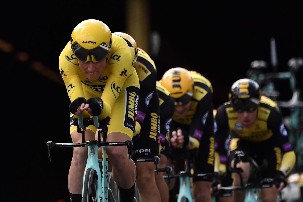 Wow! Jumbo-Visma knalt met overmacht naar winst in ploegentijdrit Tour de France