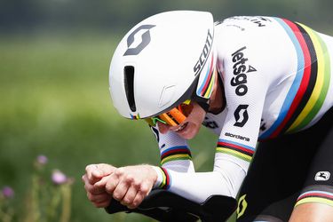 Titelverdedigster Van Vleuten verliest kleine minuut in ploegentijdrit Giro Rosa