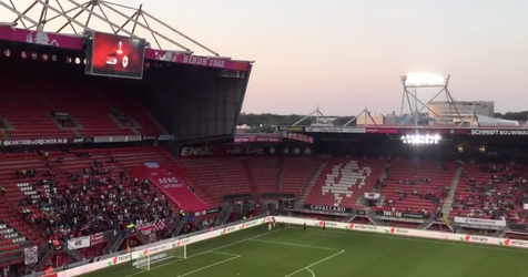 Treurig toneel voor Europees avondje AZ: Grolsch Veste zo goed als leeg (video's)