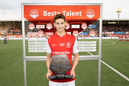 In de voetsporen van opa Bert van Marwijk: Ruben van Bommel vertrekt naar AZ