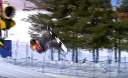 Heftige beelden: Oostenrijkse snowboarder breekt nek tijdens wedstrijd (video)