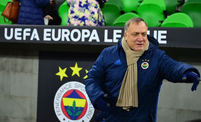 Dick Advocaat bevestigt vertrek bij 'Fener'