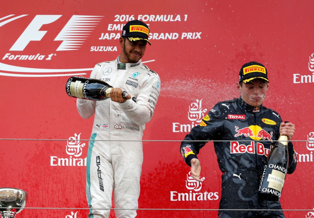 UPDATE: Mercedes trekt protest tegen Verstappen op advies van Hamilton terug