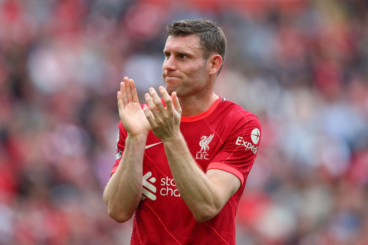 Clubheld James Milner plakt er nog een jaartje aan bij Liverpool