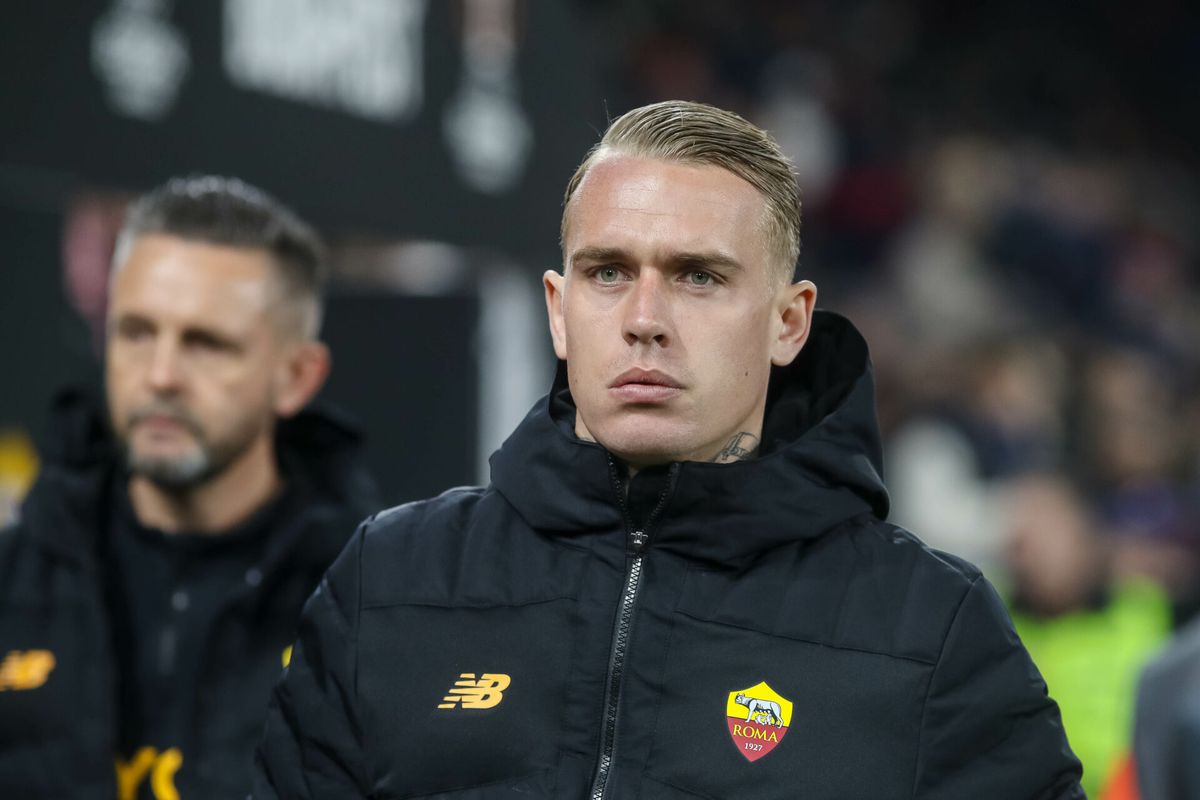 Zand erover en doorrrr: Rick Karsdorp na maanden weer in basis AS Roma