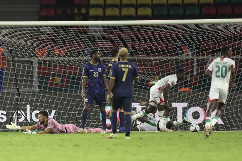 Ajacied Hassane Bandé scoort enige doelpunt bij Kaapverdië - Burkina Faso