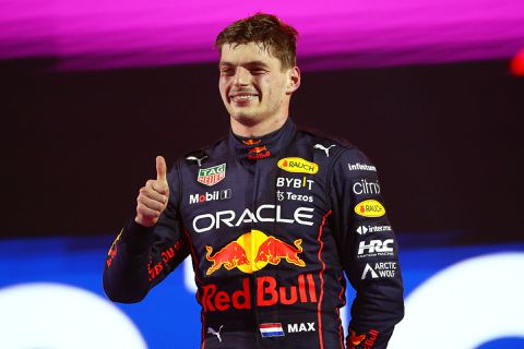 🎥 | Kan Max Verstappen iets niet? Ja: voetballen: 'Iedereen heeft zijn eigen talent'