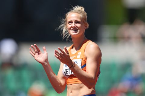 WK: Anouk Vetter kent waanzinnig goede dag 2 en grijpt leiding in meerkamp