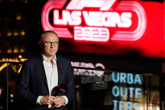 Vegas Baby! Verstappen trekt met Formule 1 circus eind volgend jaar naar Las Vegas voor nachtrace