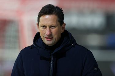 Poll: moet PSV-trainer Roger Schmidt geschorst worden na zijn tweede woede-uitbarsting op scheids Bas Nijhuis?