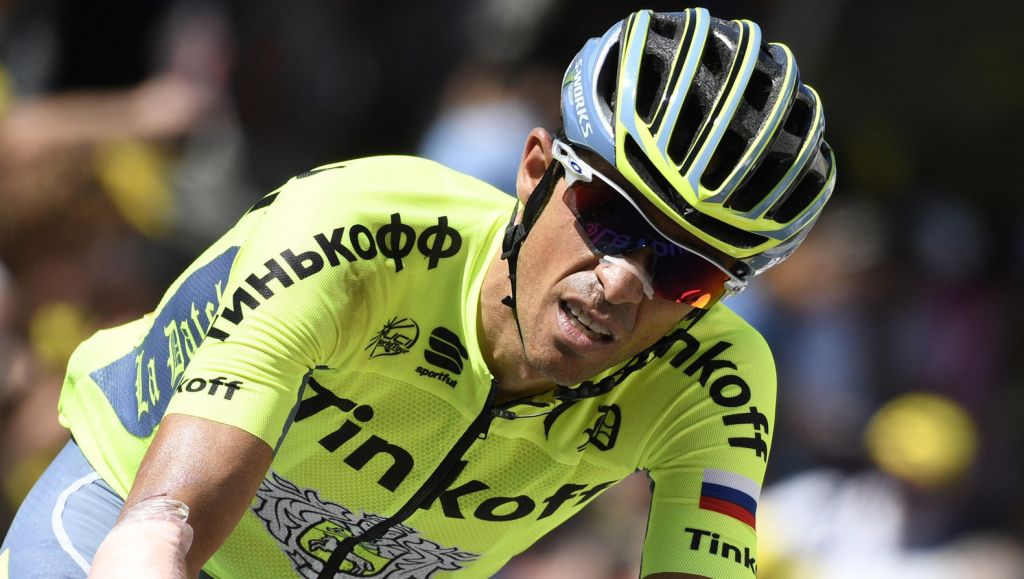Contador staat kopmanschap af bij Tinkoff