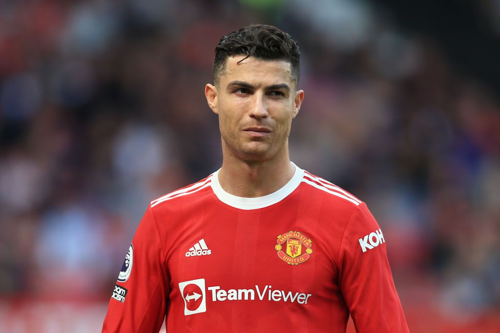 ❤️ | Liverpool en Manchester United dragen rouwbanden als steun voor Cristiano Ronaldo, applaus in 7e minuut