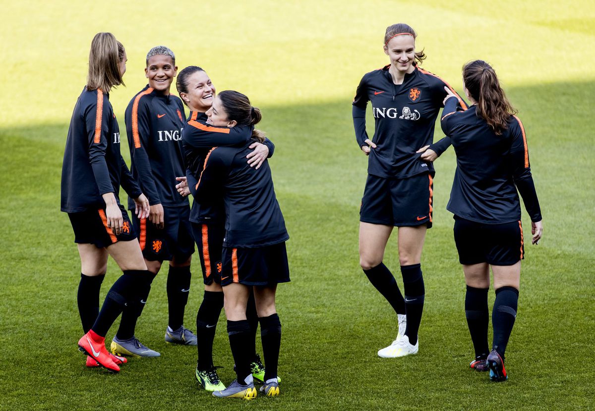 Zo bereiden de Oranje-Leeuwinnen zich voor op duel met Chili (foto's)