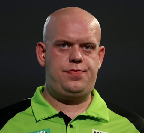 'Michael van Gerwen maakt het zichzelf onmogelijk om Raymond van Barneveld ooit te evenaren'