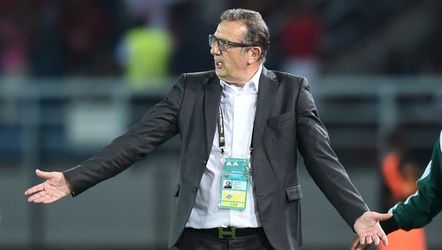 AA Gent bederft debuut Leekens