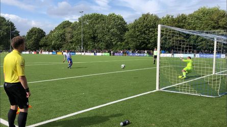 Scheids maakt fout, amateurs moeten opnieuw pingels schieten voor plek in nacompetitiefinale