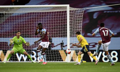 🎥 | Fantastische volley Trezeguet voor Aston Villa in strijd tegen degradatie