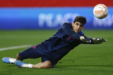 'Hierom haakte Sevilla-doelman Yassine Bounou af in de warming-up tegen PSV'