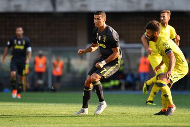 Zoekende Ronaldo scoort niet, maar wint uiteindelijk wel met Juve bij Serie A-debuut