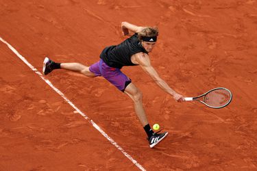 🎥 | 22-jarig talent kansloos onderuit tegen Alexander Zverev in kwartfinales Roland Garros