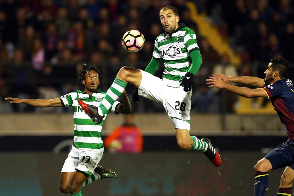 Dost en Castaignos met Sporting uitgeschakeld in Portugese beker