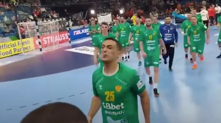 🎥 | Handballer uit Montenegro spuugt in het gezicht van een supporter, schorsing blijft uit