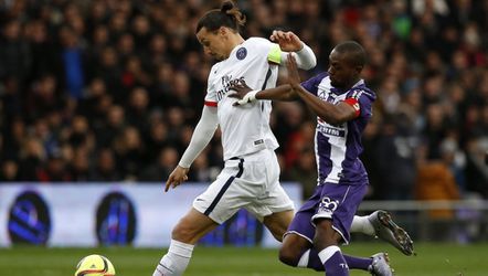 Zlatan bezorgt PSG reusachtige voorsprong van 23 punten