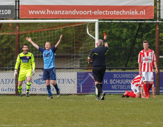 WTF! Brabantse amateurpot gestaakt na 5 (!!) rode kaarten voor 1 team