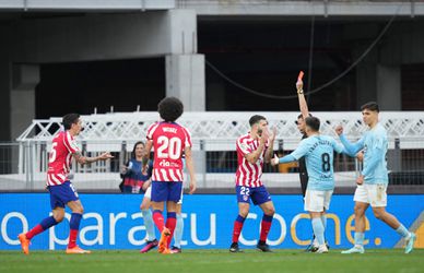 Wat een man! Stefan Savic pakte in 2023 in 3 van zijn 5 wedstrijden een rode kaart