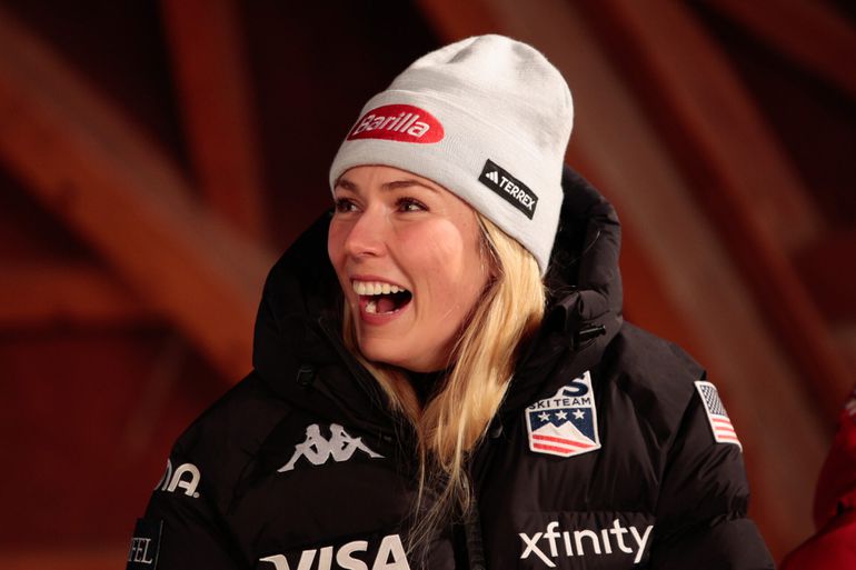 Mikaela Shiffrin skiet landgenote Vonn uit de boeken met 83e overwinning in wereldbeker