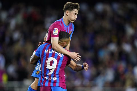 Xavi prijst Memphis Depay na zege: 'Hij is een leider die het verschil maakt'