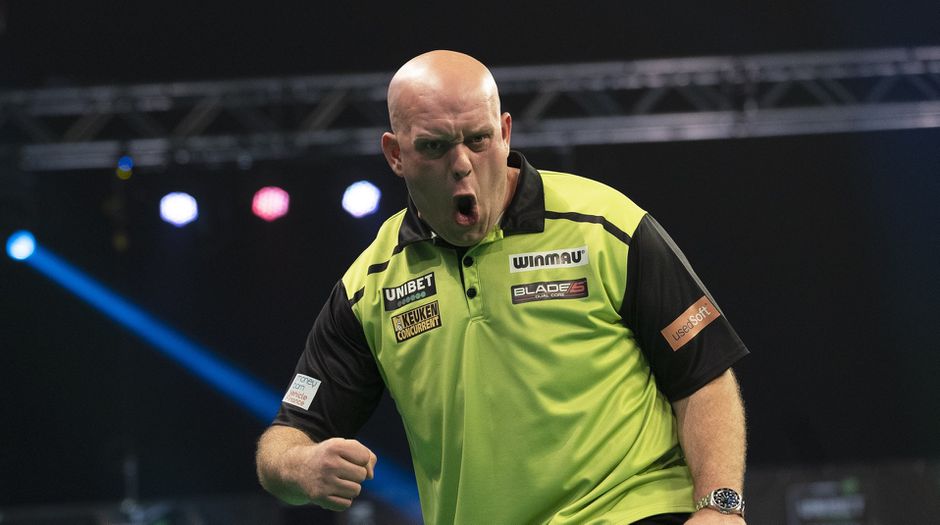 Michael van Gerwen wint uitsloofpotje, pakt £25.000 en gaat als nummer 1 naar play-offs