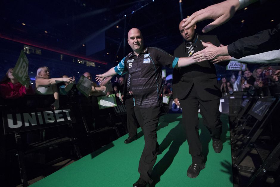 Cross kan pas 3e darter worden die reguliere competitie Premier League wint