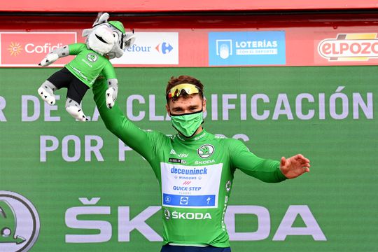 Fabio Jakobsen voelde zich niet zo goed voor de start, maar wint wel in Vuelta: 'Het ging om timing'