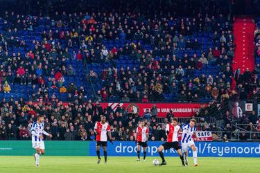 Voetbalsupporters stemmen massaal tegen Eredivisie op zondagavond