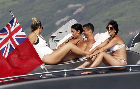 Zus van Cristiano Ronaldo kookt over van woede: 'Portugezen zijn ziek, kleinzerig, zielloos, dom, ondankbaar'