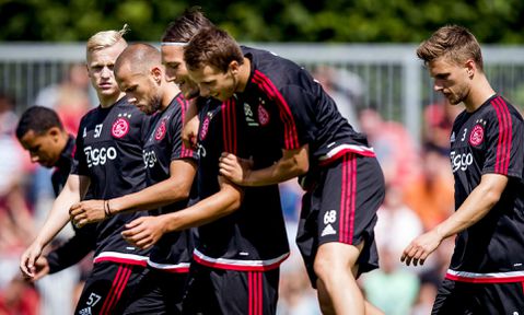 Van de Beek sprak met Heitinga over tijdelijke overstap naar Everton