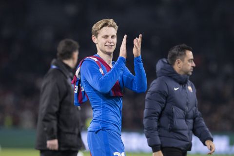 Romano: 'Manchester United en FC Barcelona zijn akkoord, maar Frenkie is nog niet overtuigd'