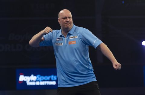 International Darts Open begint slecht voor Nederlanders: alleen Van der Voort verder